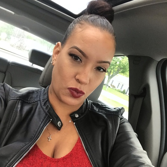 Meet your Posher, Christi - Picture 2 of 5